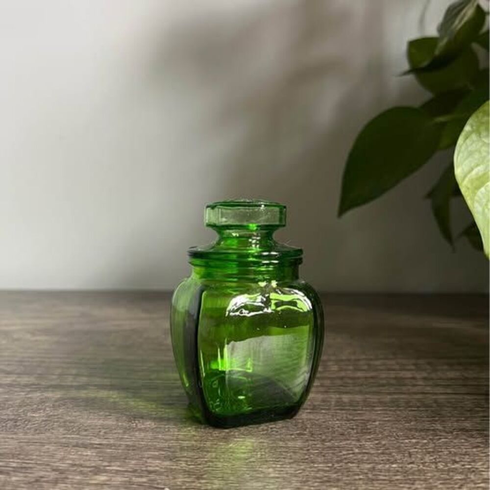 3.5” H Vintage Emerald Green Glass Apothecary Jar